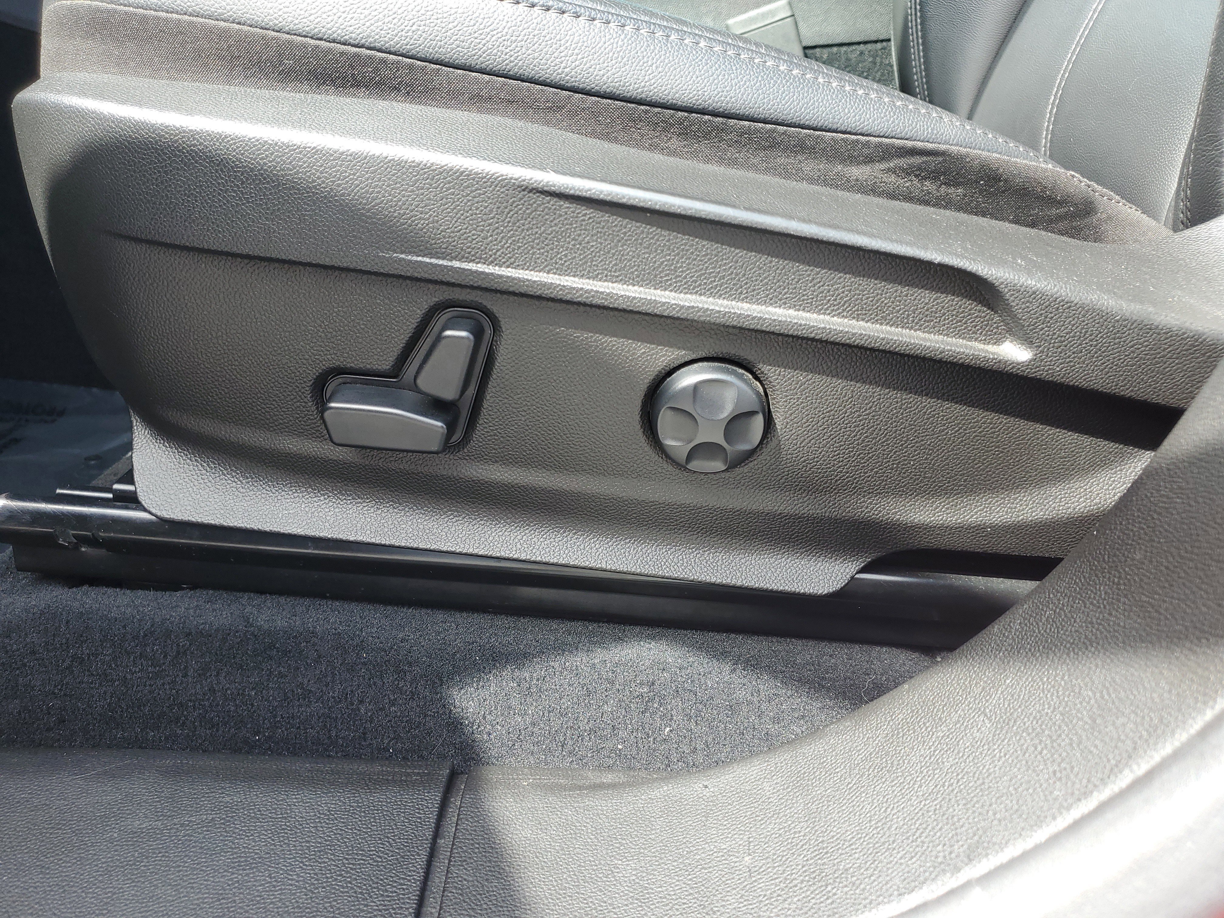 Used 2018 Alfa Romeo Stelvio AWD image 18