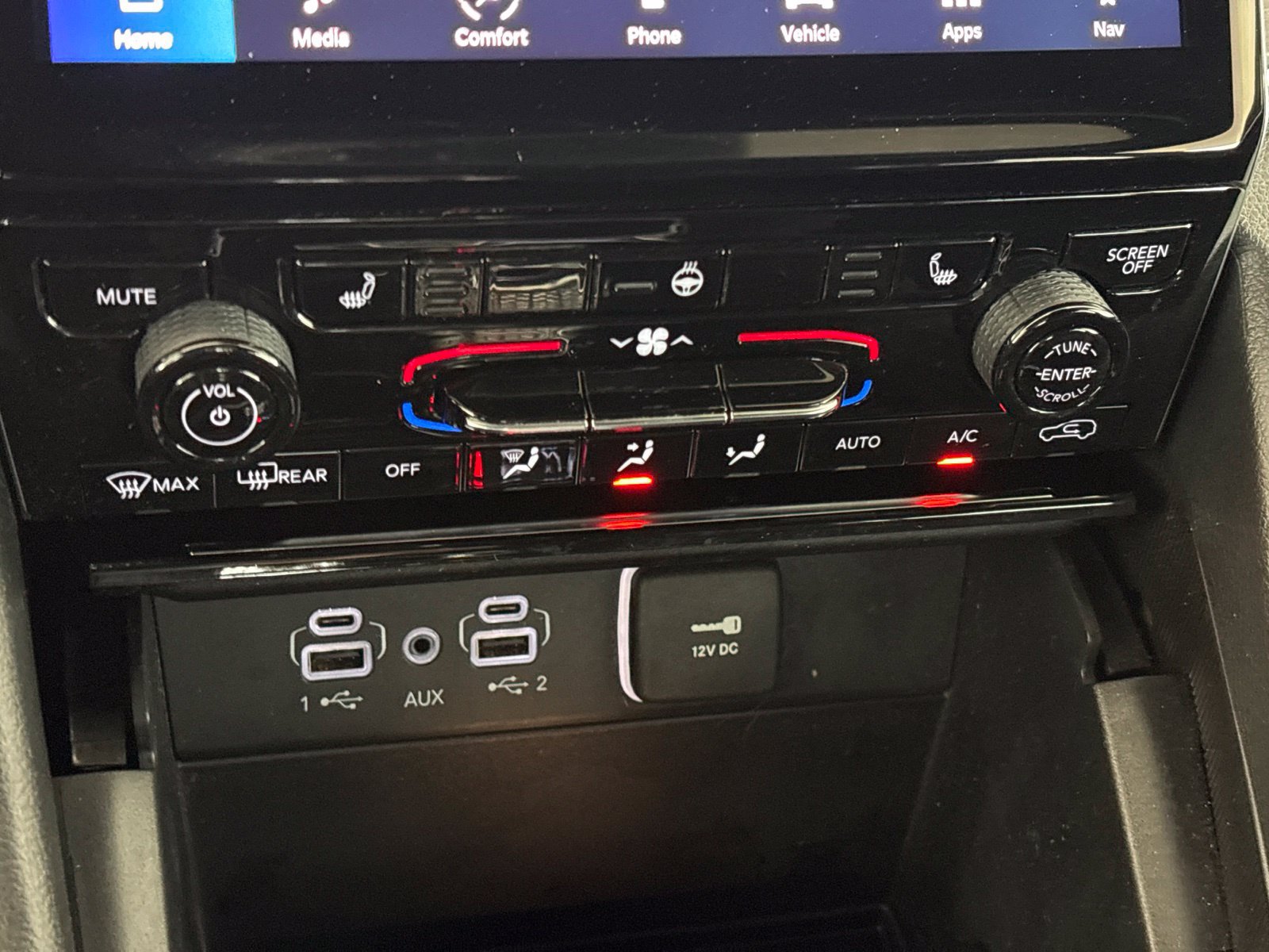 Used 2024 Jeep Grand Cherokee L Limited w/ Black Appearance Package RWD image 40