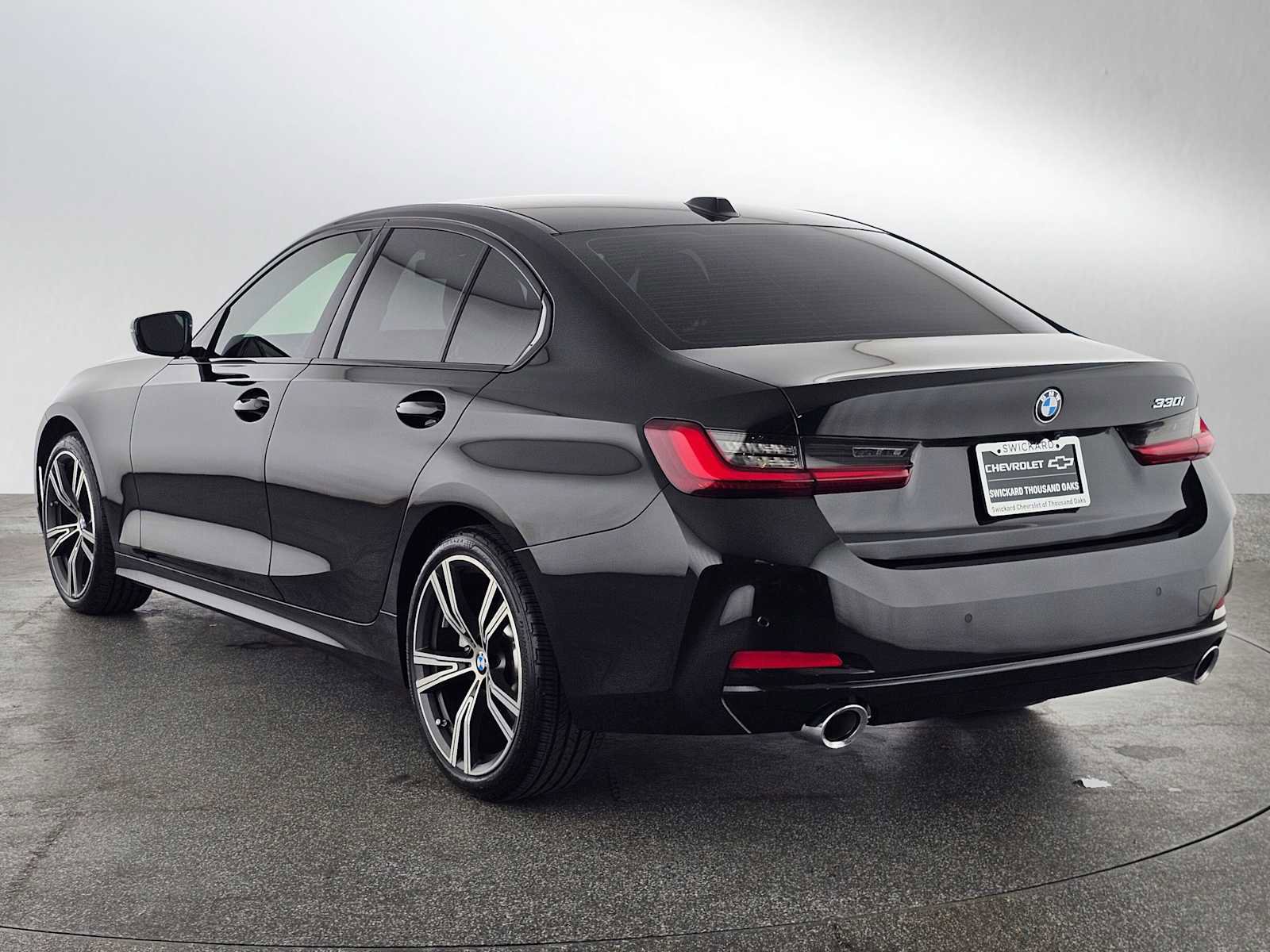 Used 2023 BMW 330i Sedan w/ Convenience Package RWD image 5