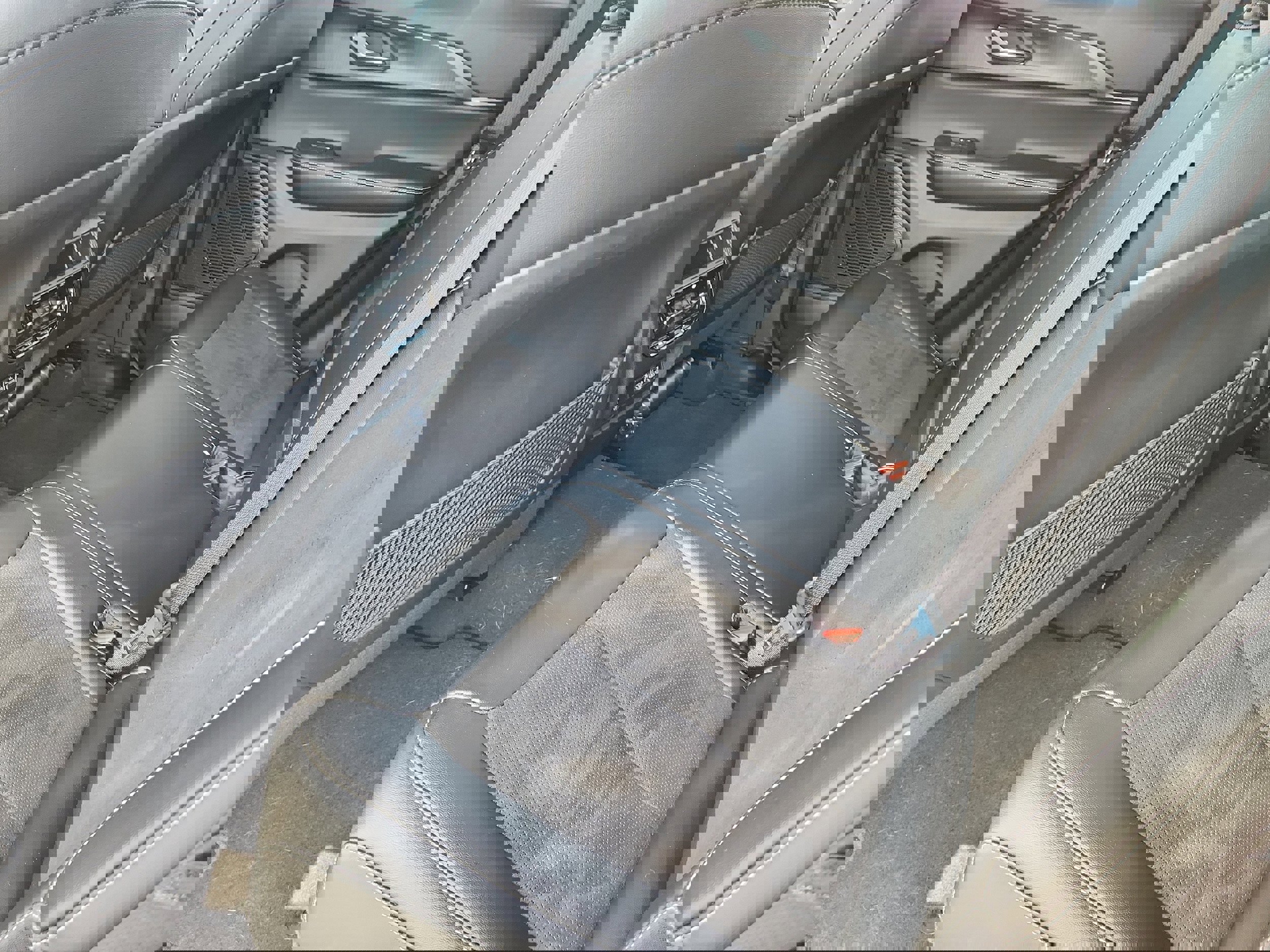 Used 2025 Jeep Grand Cherokee Altitude image 10