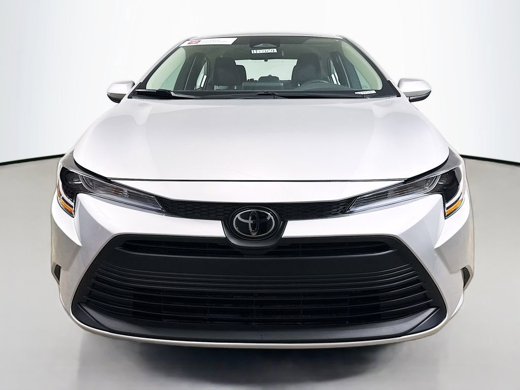 Used 2025 Toyota Corolla LE w/ Convenience Package FWD image 2