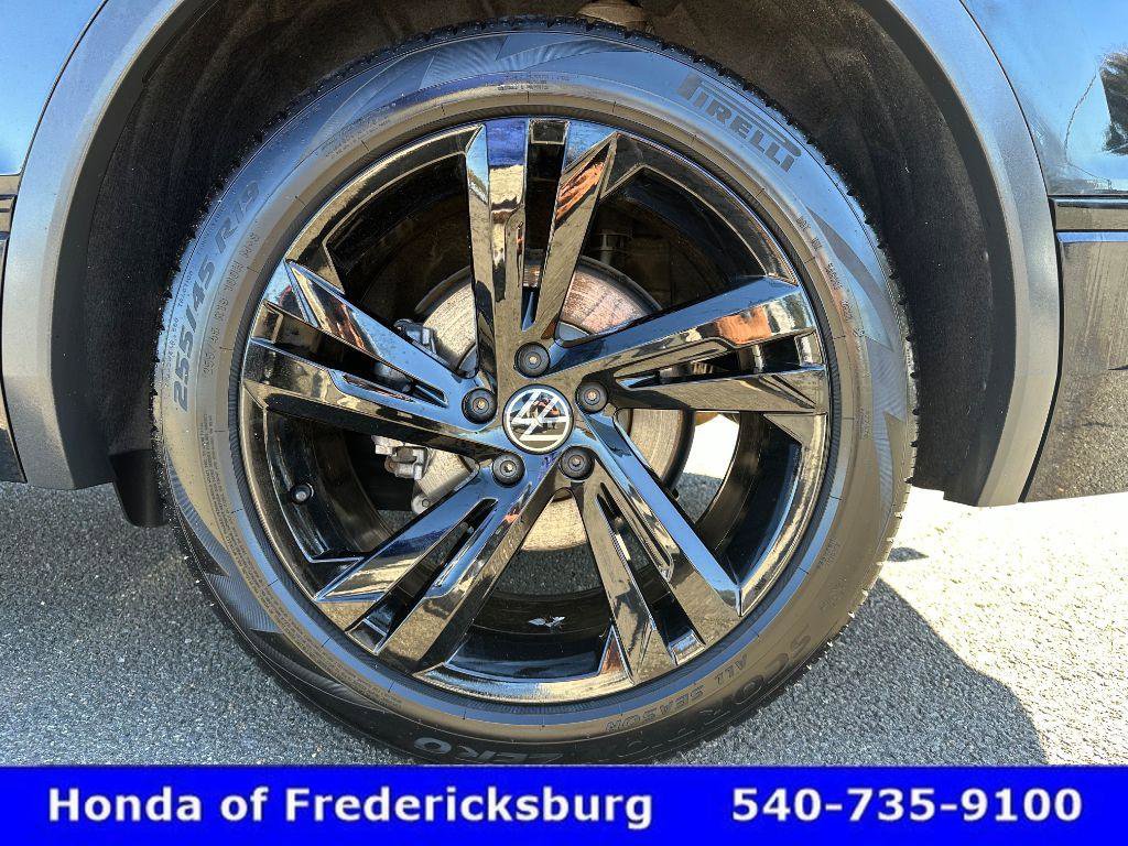 Used 2024 Volkswagen Tiguan SE R-Line image 13