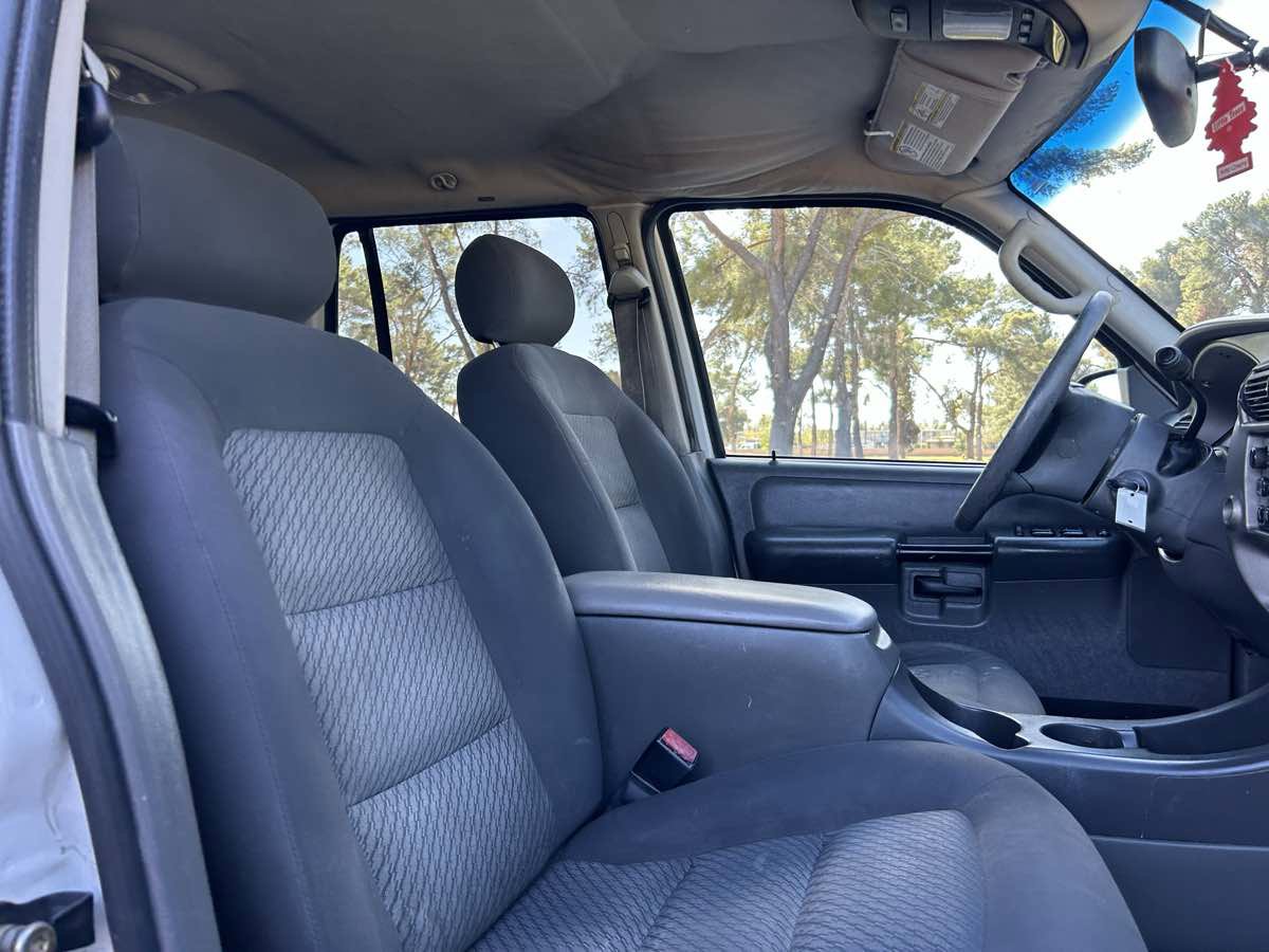 Used 2005 Ford Explorer Sport Trac XLT RWD image 25
