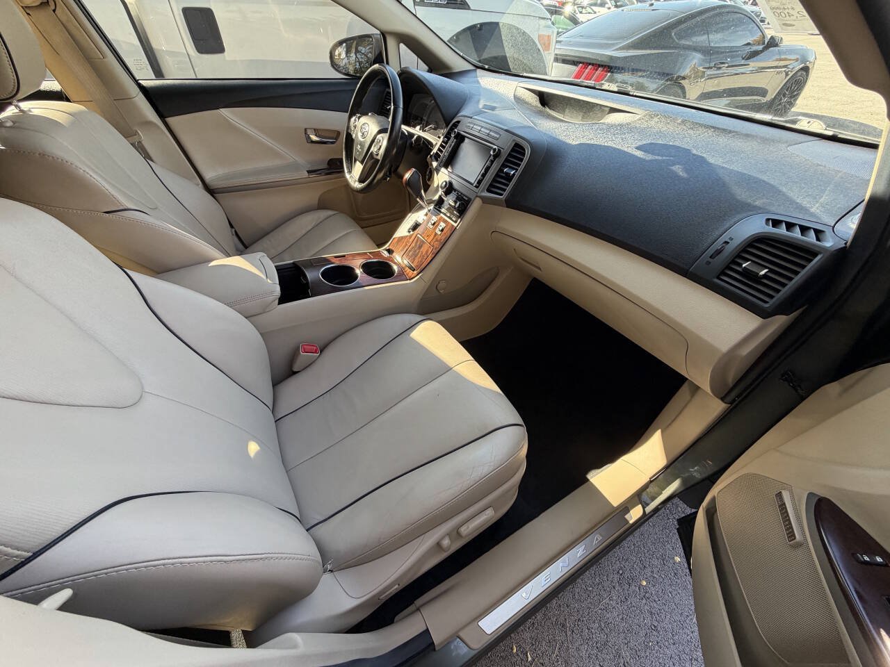 Used 2013 Toyota Venza Limited FWD image 16