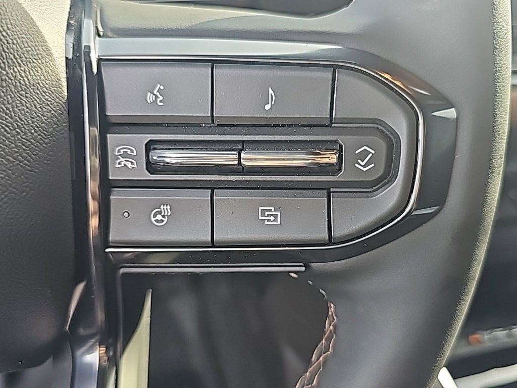 Used 2026 GMC Canyon AT4 w/ Technology Plus Package image 20