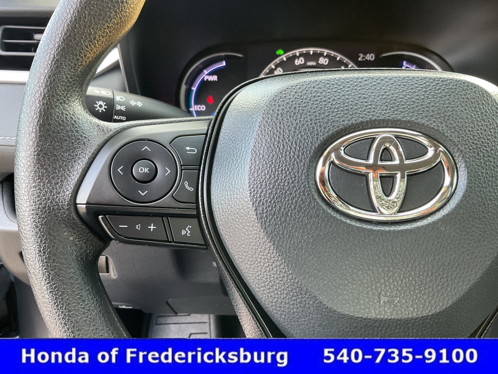Used 2024 Toyota RAV4 XLE AWD/4WD image 30
