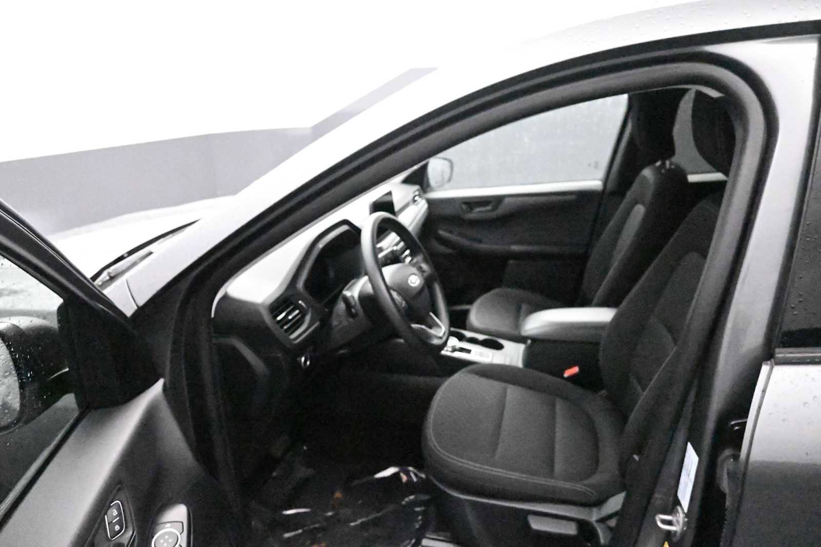 Used 2025 Ford Escape Active AWD/4WD image 25