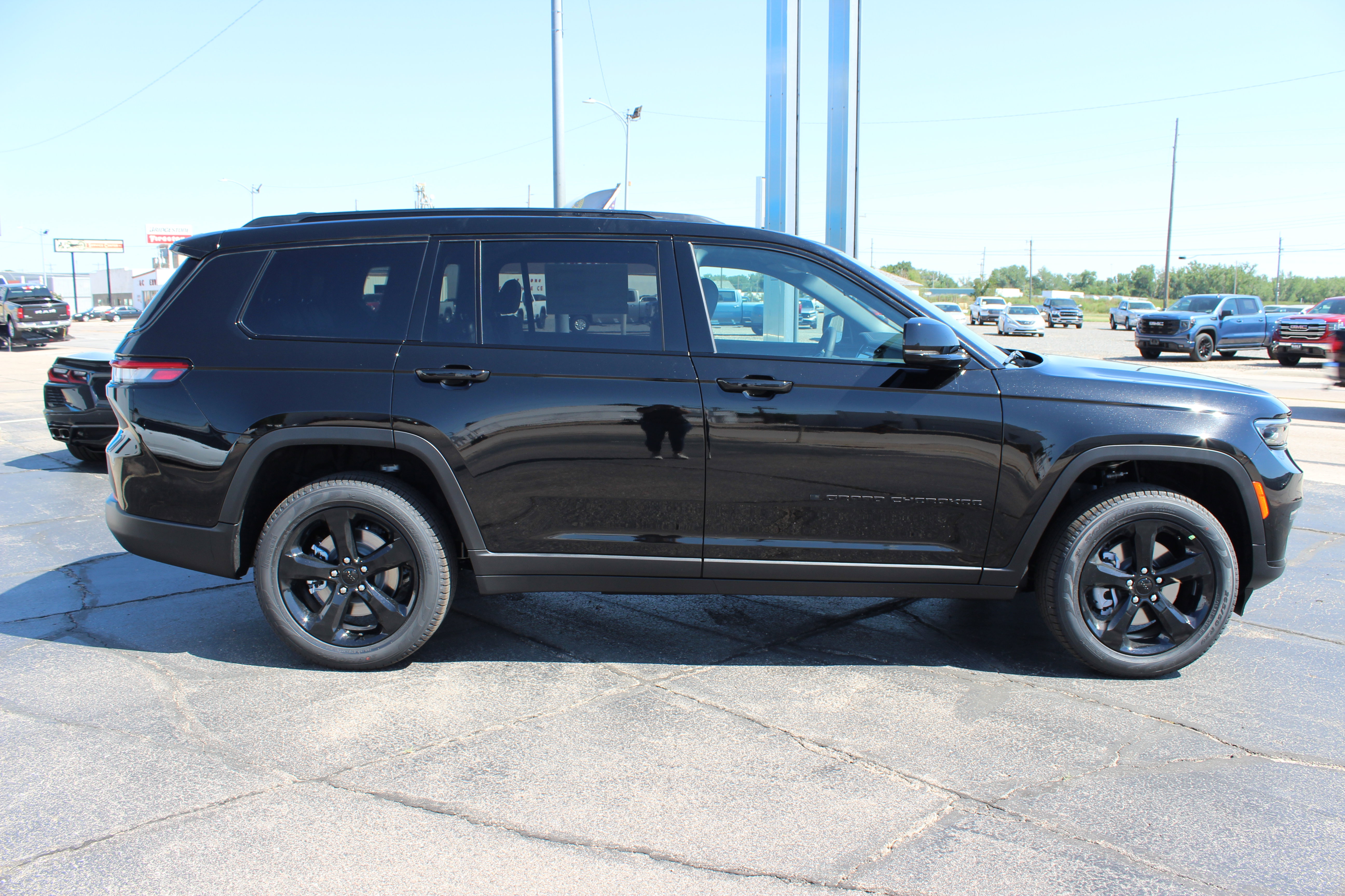 New 2025 Jeep Grand Cherokee L Limited image 2