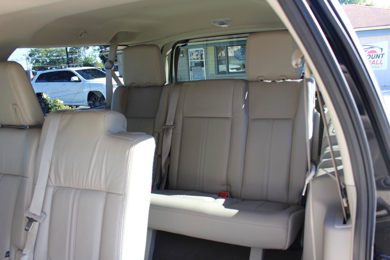 Used 2016 Lincoln Navigator L Select AWD/4WD image 36