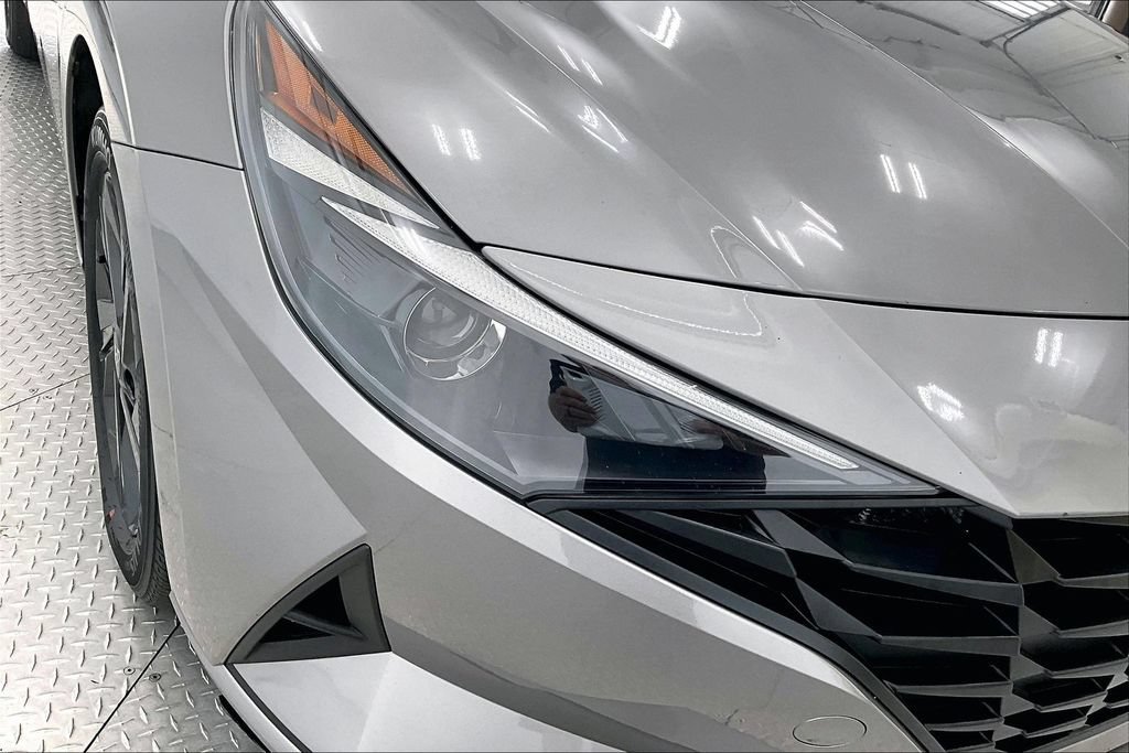 Certified 2021 Hyundai Elantra SEL FWD image 30