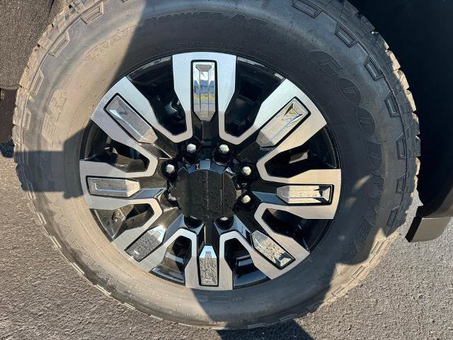 New 2025 GMC Sierra 2500 Denali w/ Denali Reserve Package image 4