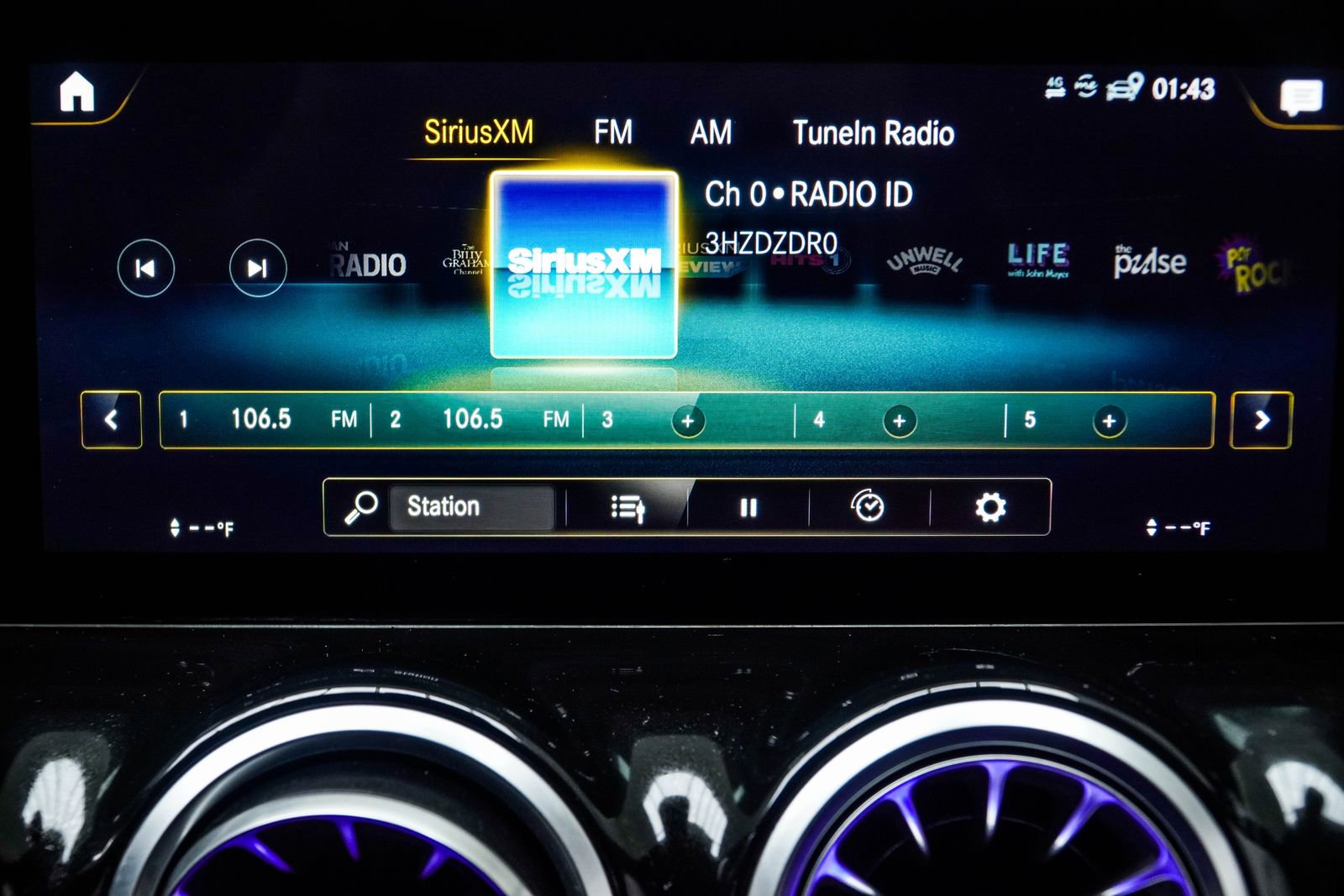 Used 2022 Mercedes-Benz GLA 35 AMG 4MATIC image 30