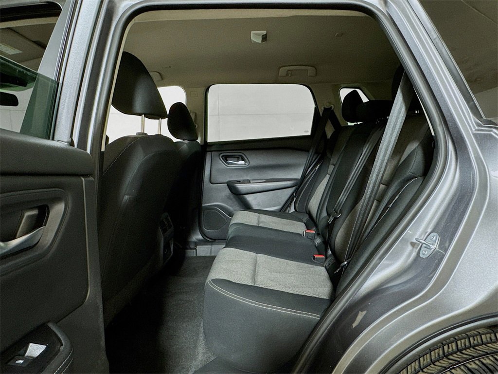 Used 2024 Nissan Rogue SV image 20