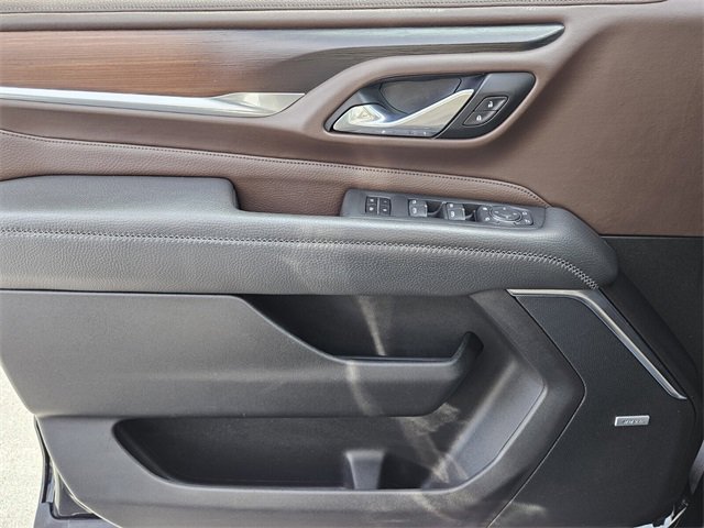 Used 2021 GMC Yukon Denali w/ Denali Premium Package image 16