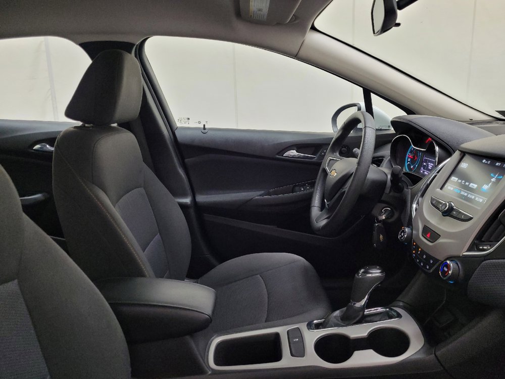Used 2018 Chevrolet Cruze LS FWD image 21