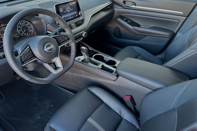 New 2025 Nissan Altima 2.5 SR image 10