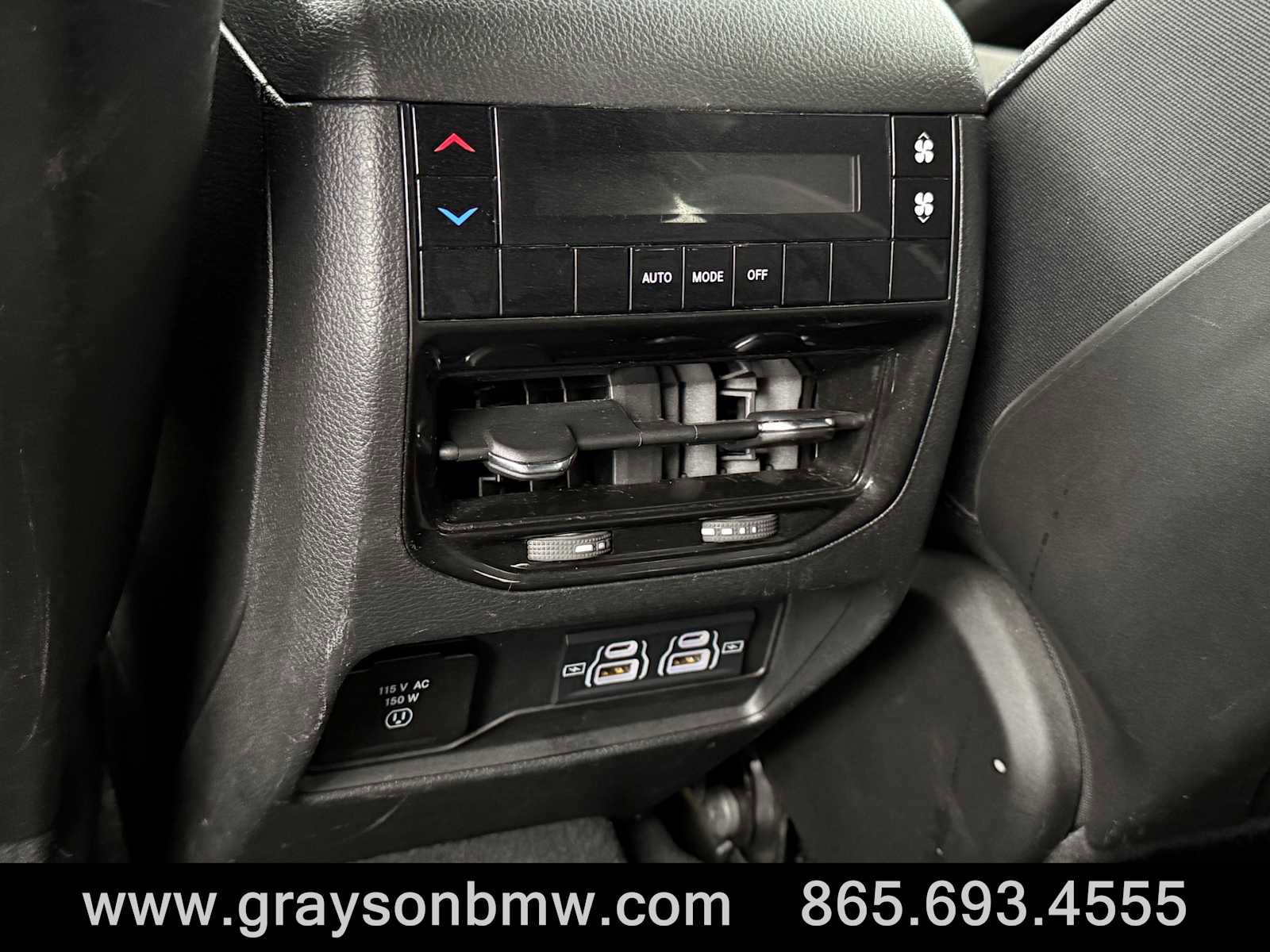 Used 2024 Jeep Grand Cherokee L Laredo image 29