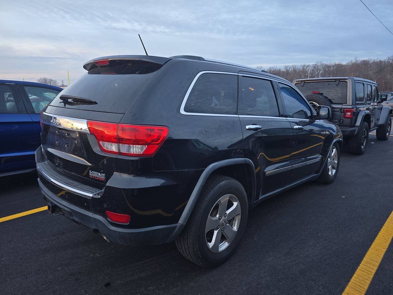 Used 2013 Jeep Grand Cherokee Overland AWD/4WD image 7