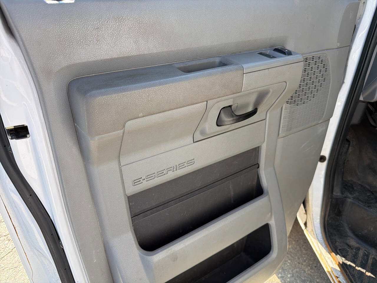 Used 2013 Ford E-250 and Econoline 250 w/ Commercial Cargo Van Pkg image 10