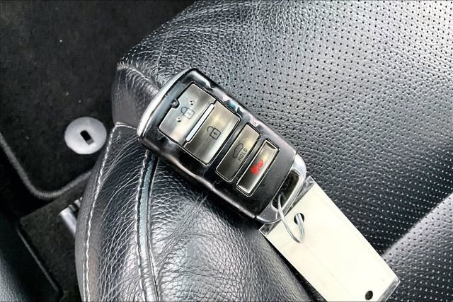 Used 2019 Kia Cadenza Technology image 11