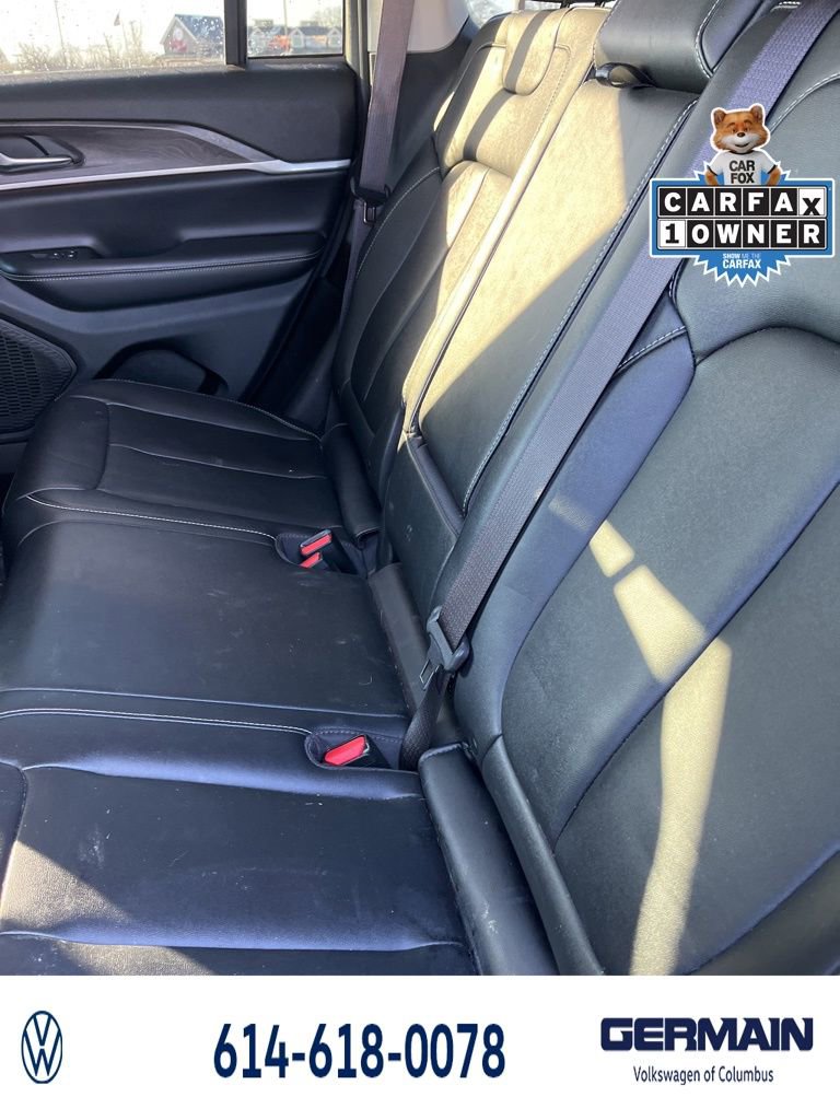 Used 2024 Jeep Grand Cherokee Limited w/ Black Appearance Package image 22