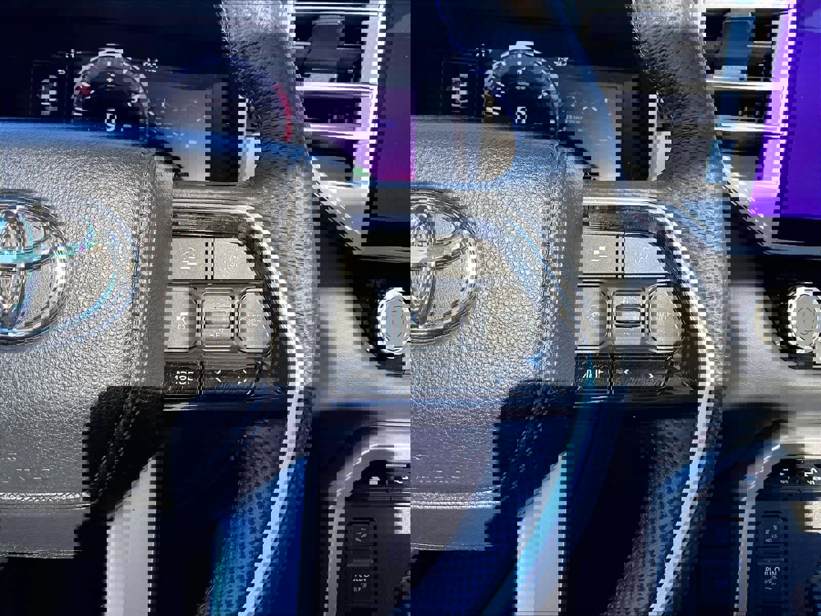 Used 2025 Toyota Sequoia Platinum image 25