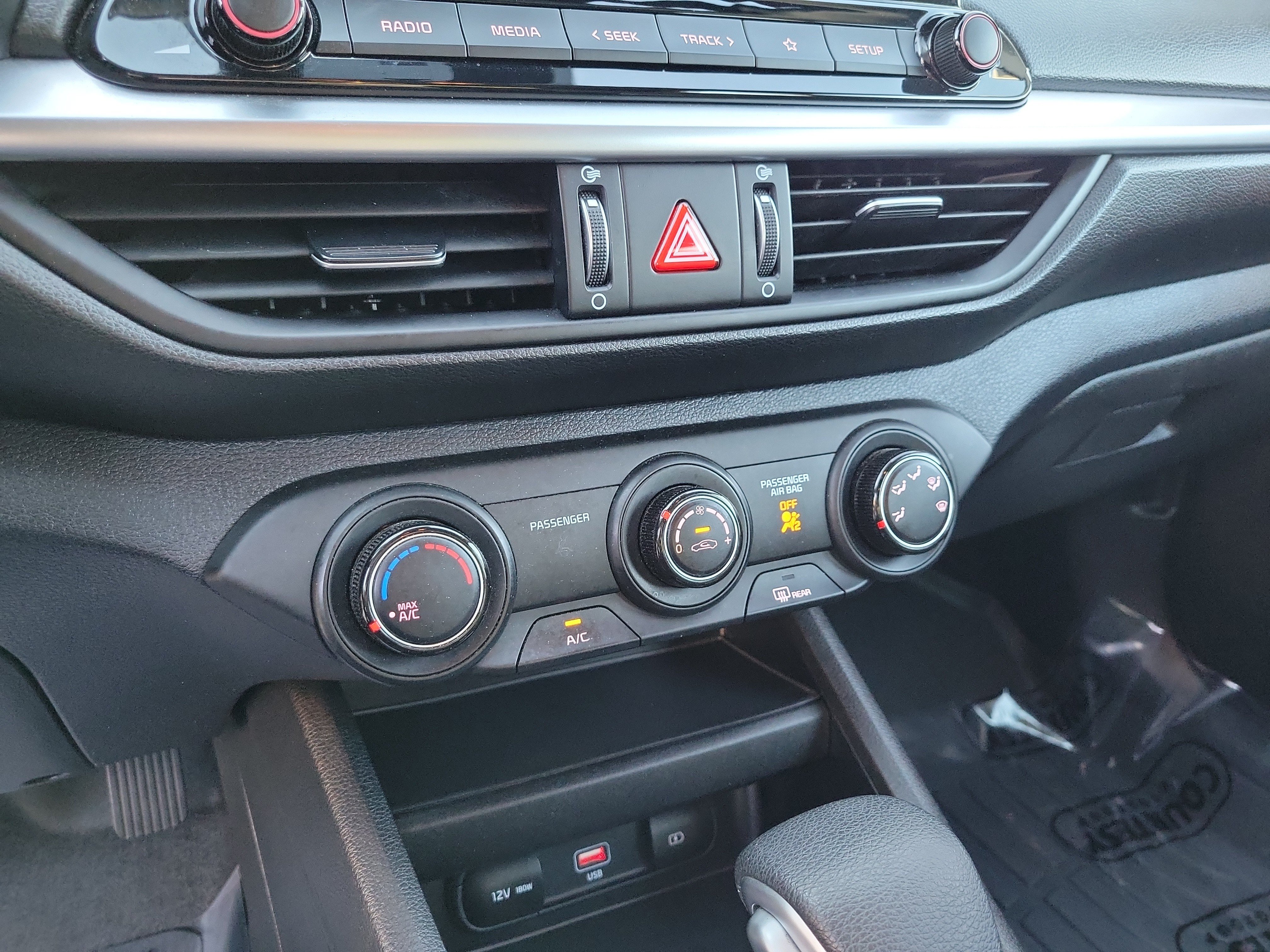 Certified 2024 Kia Forte LXS FWD image 18