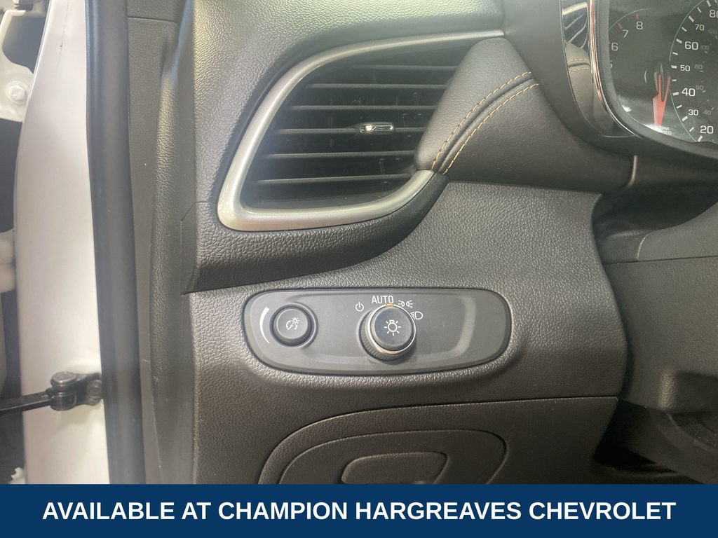 Used 2020 Chevrolet Trax LT w/ LT Convenience Package FWD image 23