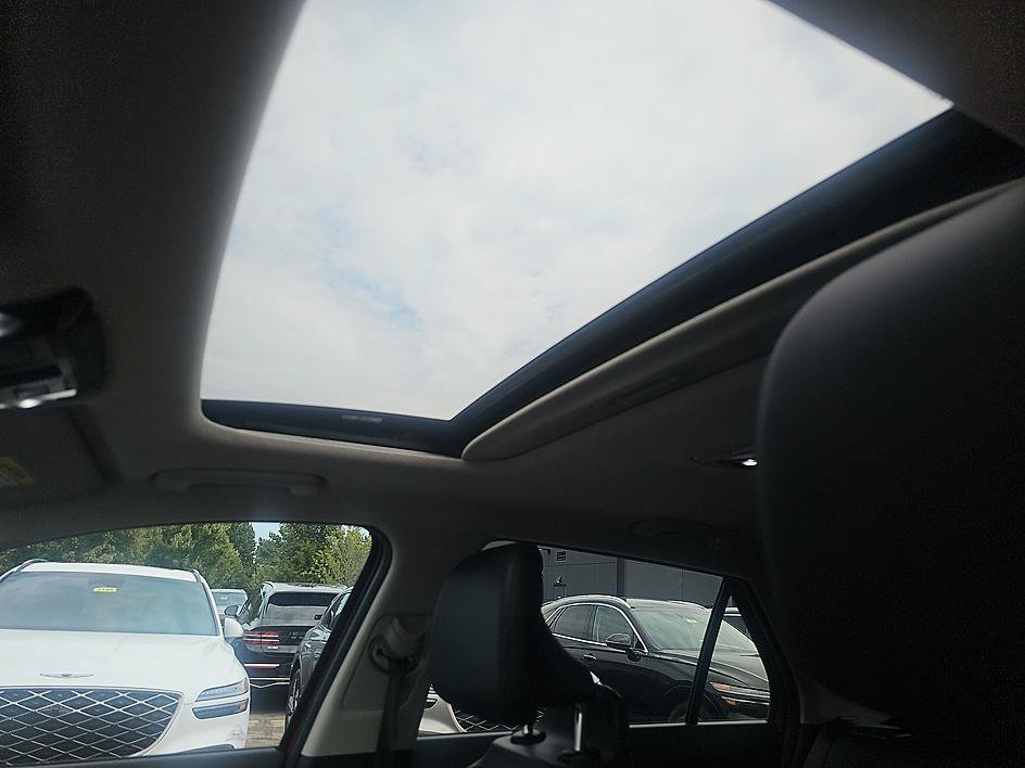 Used 2024 Kia Niro FWD image 29