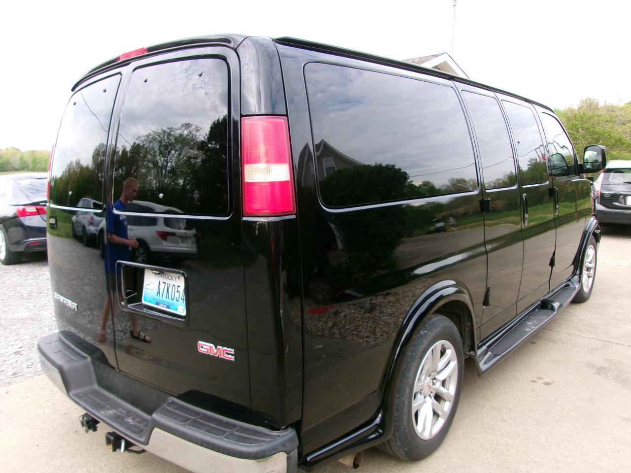 Used 2008 GMC Savana 1500 w/ Preferred Equipment Group RWD image 25