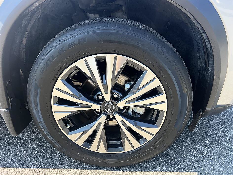 Certified 2023 Nissan Rogue SV w/ SV Premium B Package FWD image 12