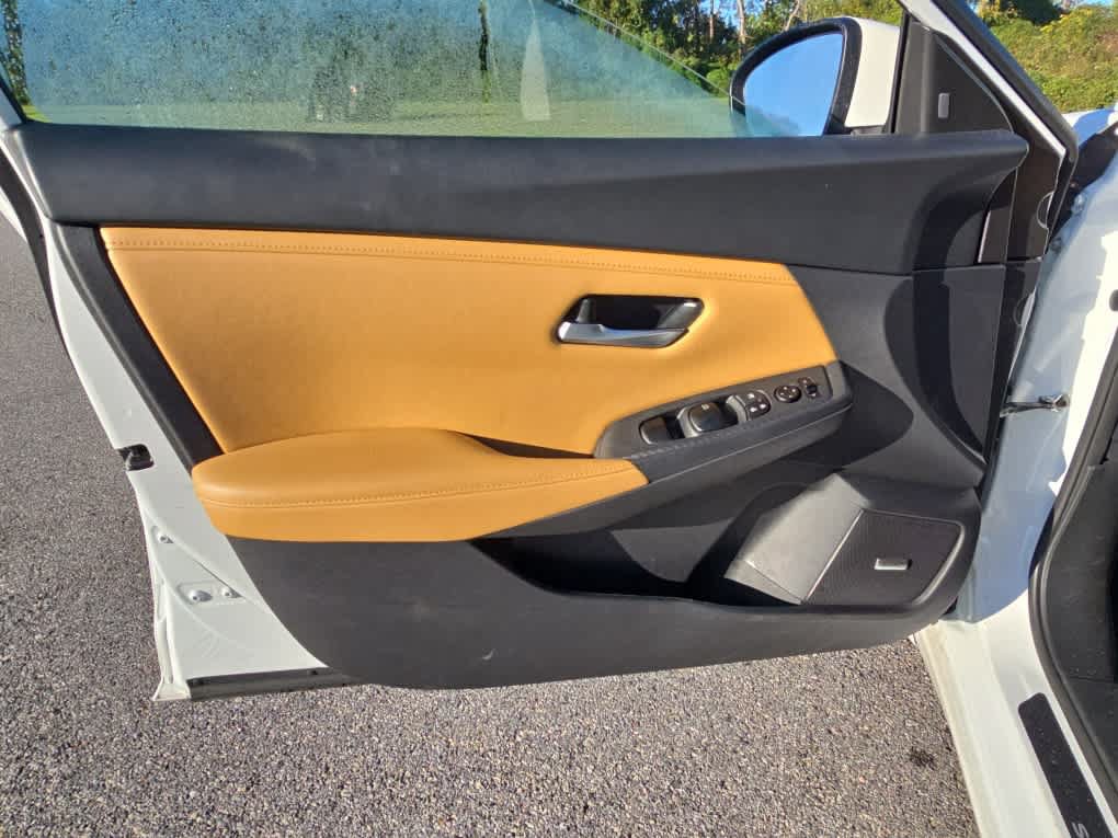 Used 2025 Nissan Sentra SV w/ SV Premium Package FWD image 7