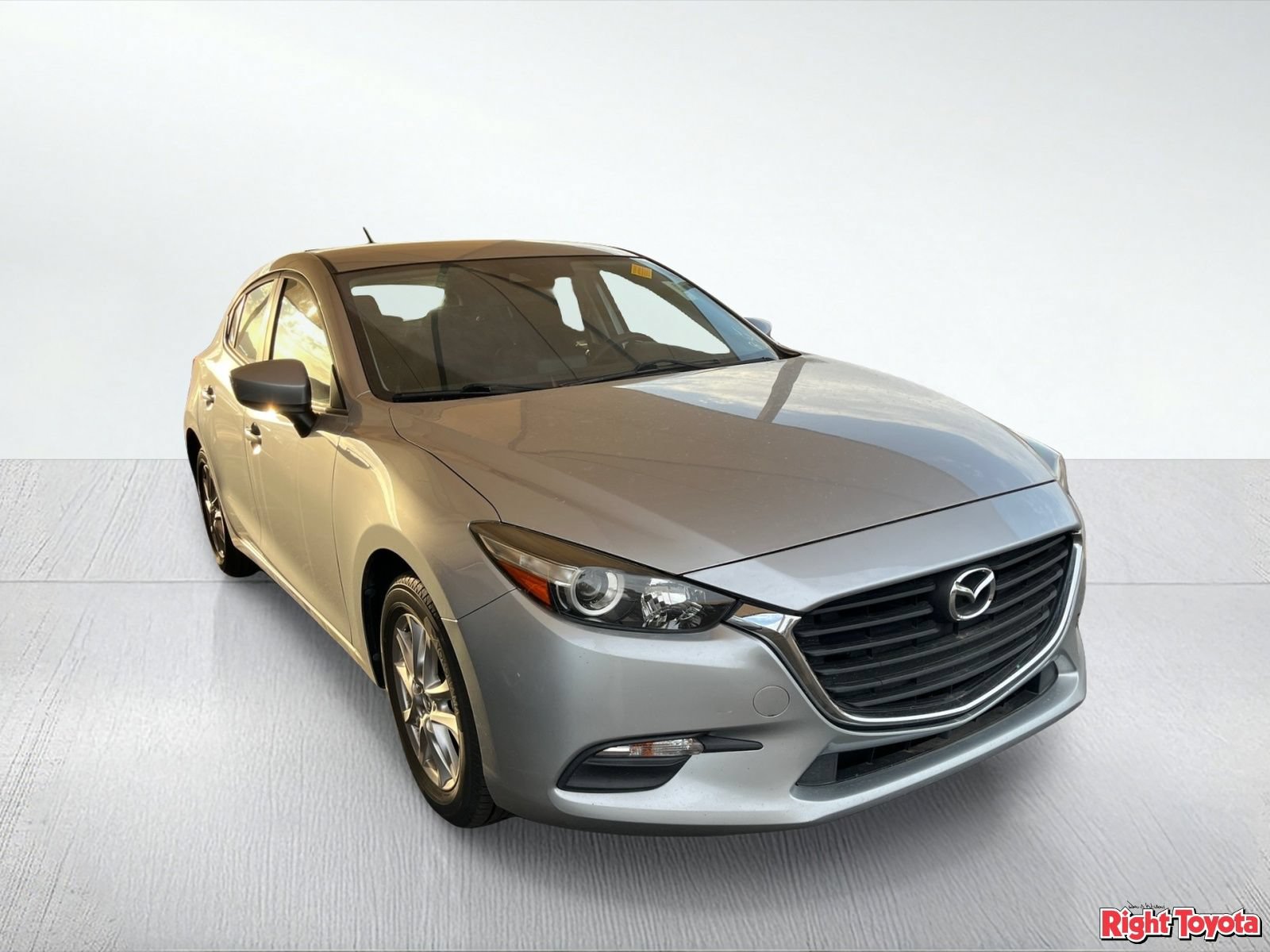 Used 2018 MAZDA MAZDA3 Sport FWD image 5