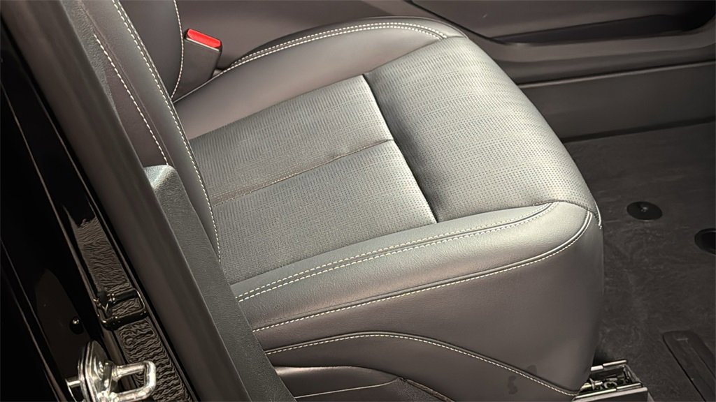 Used 2025 Cadillac Lyriq Sport image 11