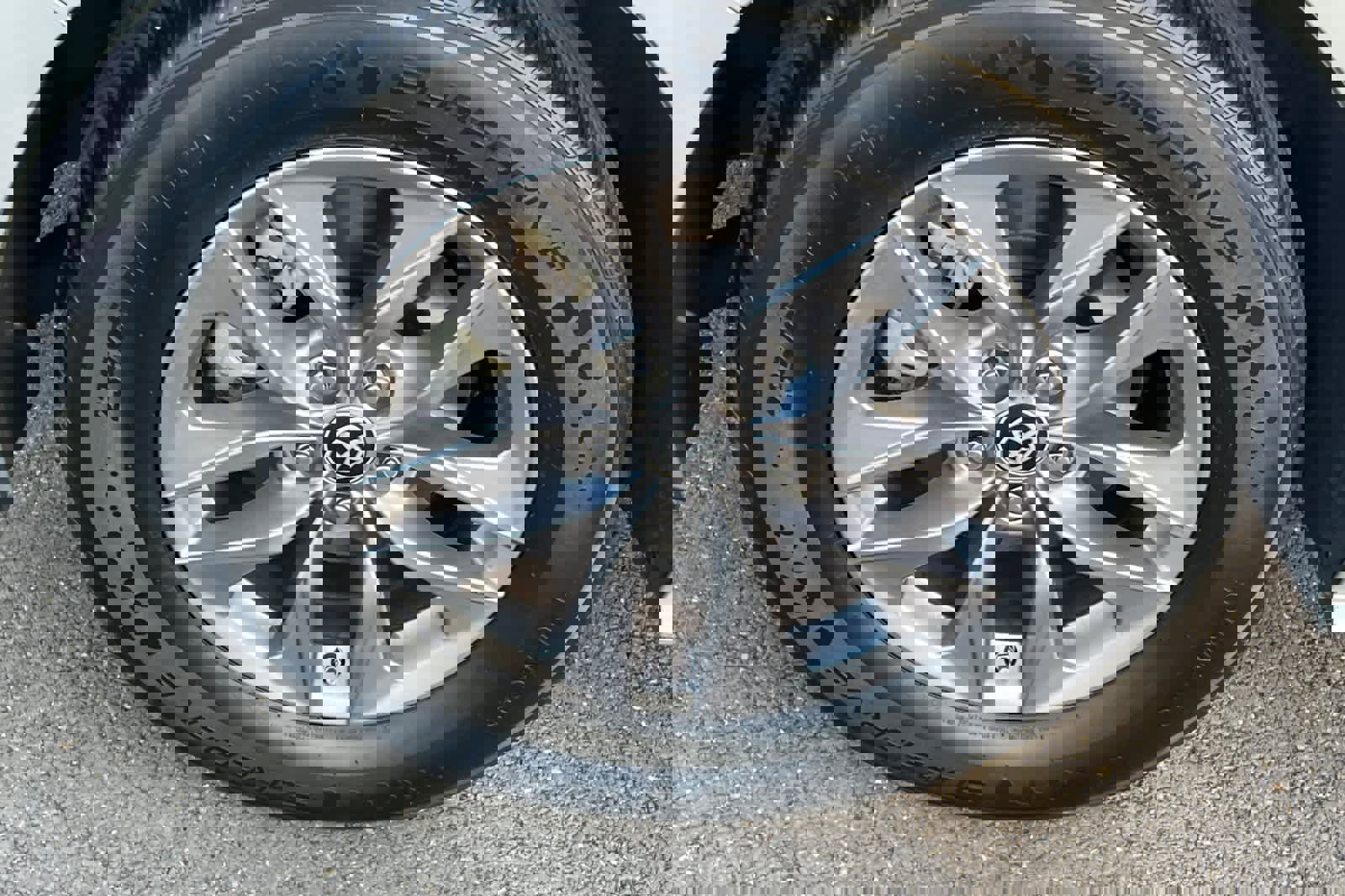 Used 2023 Toyota Sienna XLE image 17