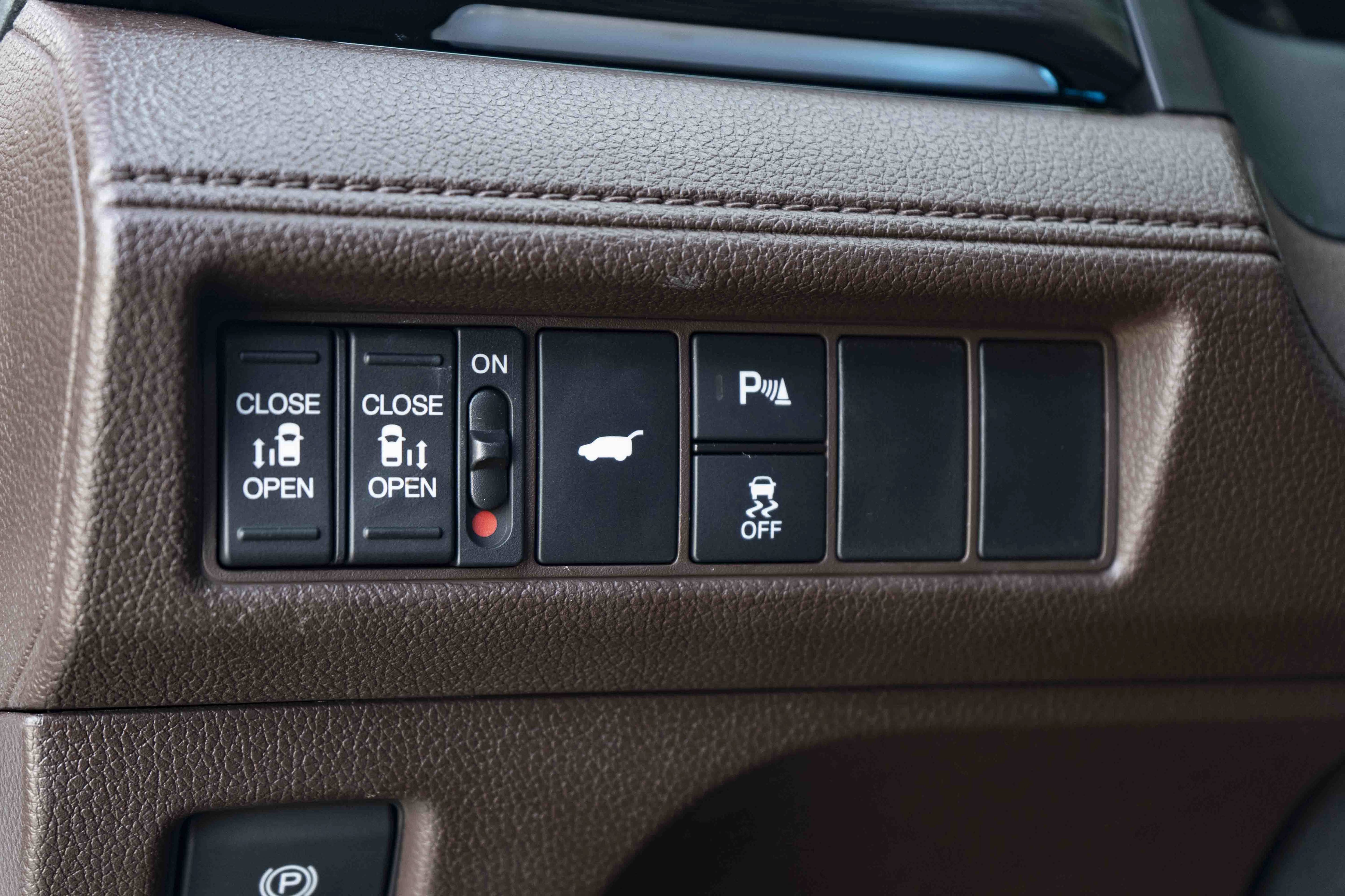 Certified 2025 Honda Odyssey Elite image 40