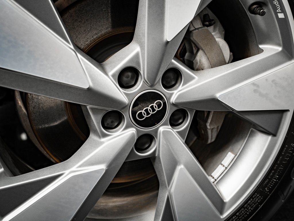Certified 2025 Audi Q5 2.0T Premium w/ Convenience Plus Package image 8