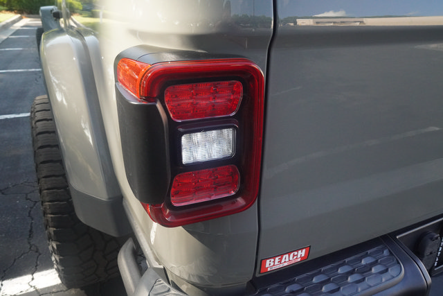 Used 2023 Jeep Gladiator Rubicon w/ LED Lighting Group AWD/4WD image 28