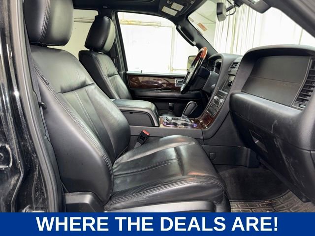 Used 2015 Lincoln Navigator 4WD image 25