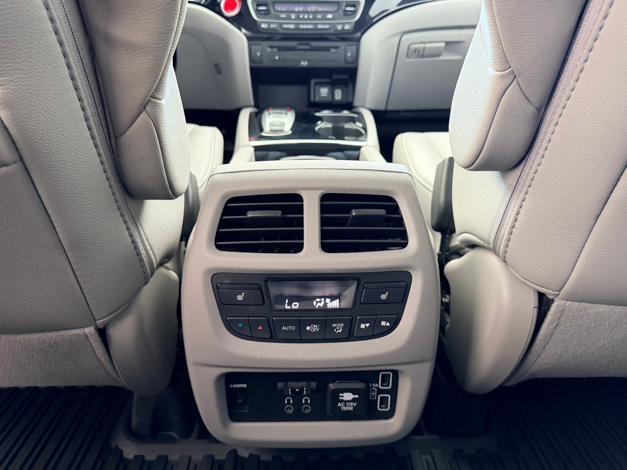 Used 2019 Honda Pilot Touring image 30