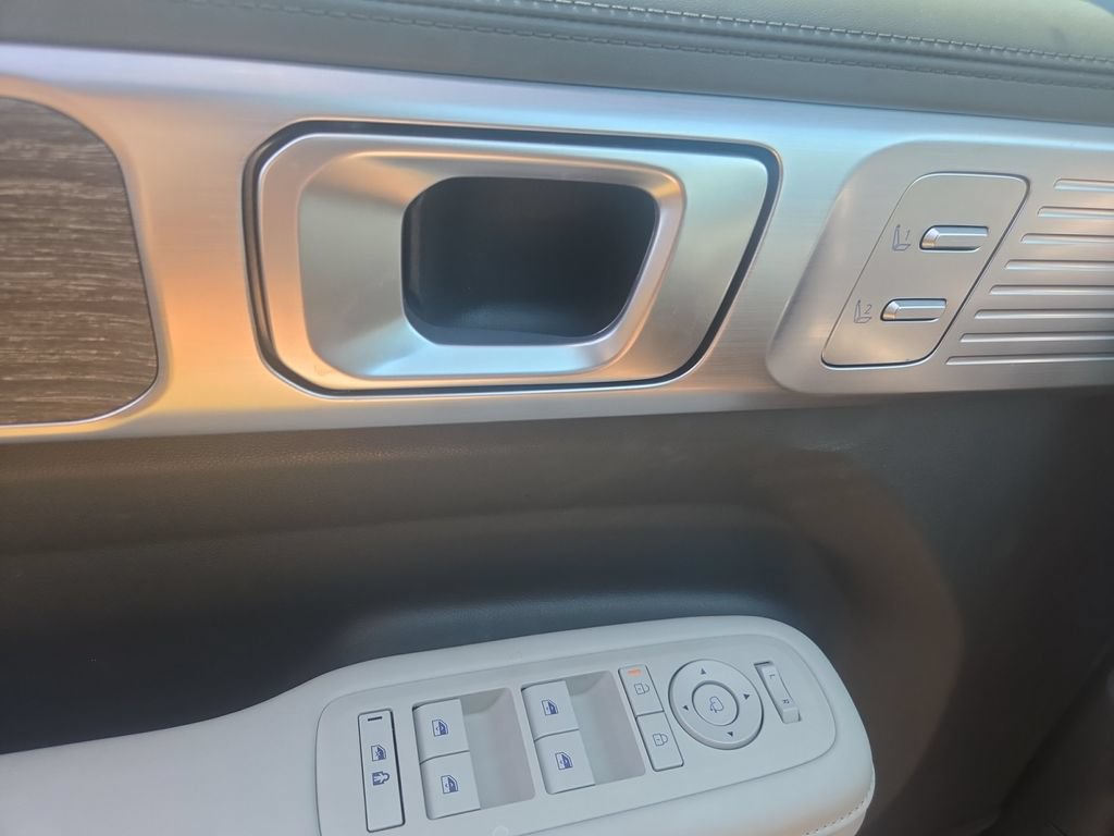 Used 2025 Hyundai Santa Fe Calligraphy AWD/4WD image 26