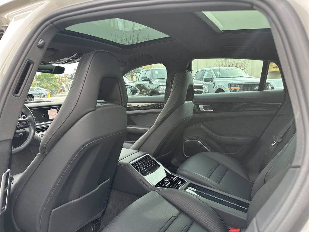 Used 2022 Porsche Panamera 4S image 11