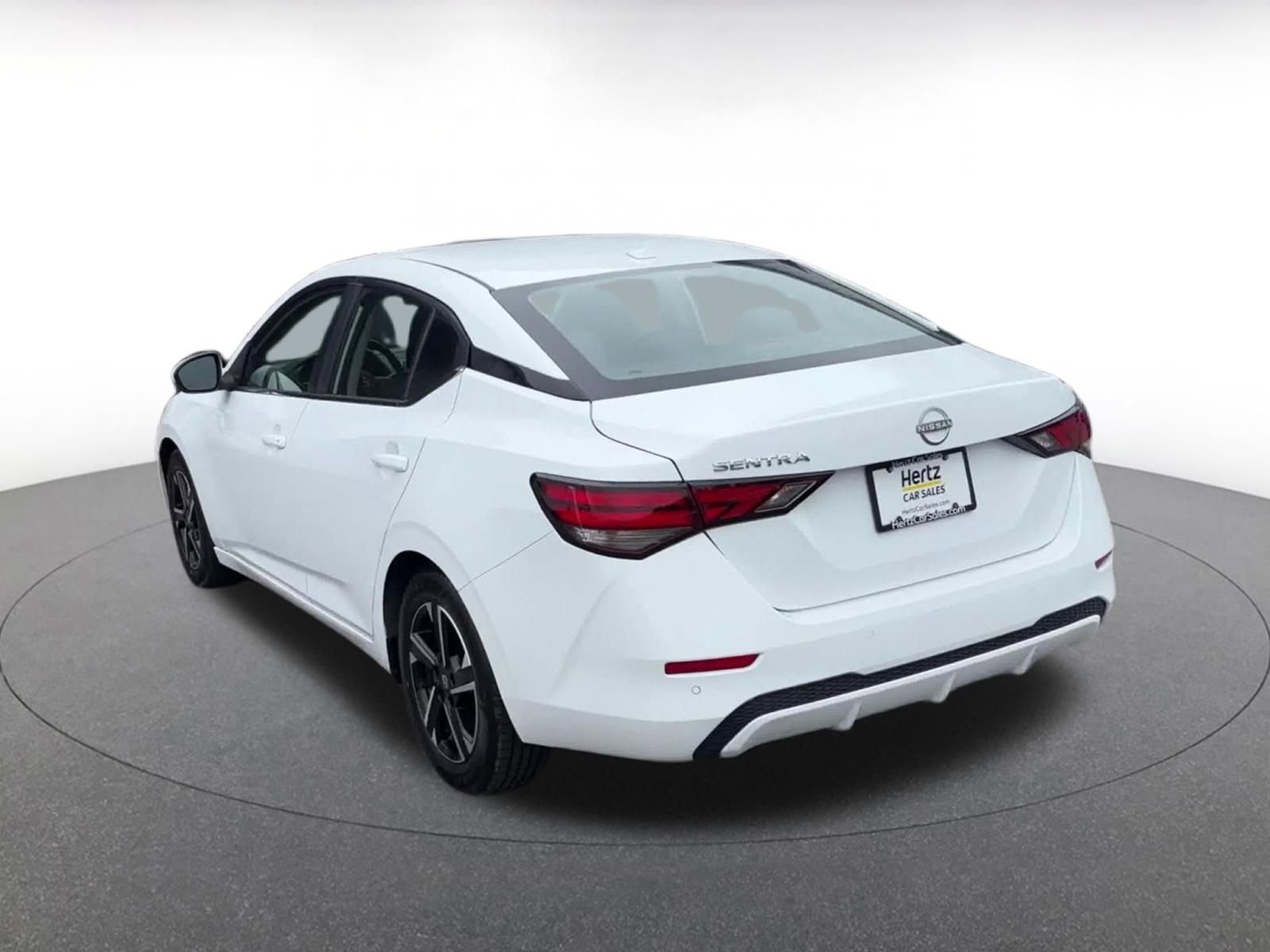 Used 2025 Nissan Sentra SV FWD image 10