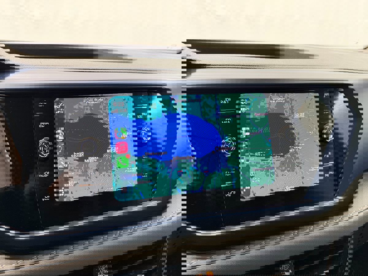 Used 2024 Volkswagen Taos SE FWD image 19