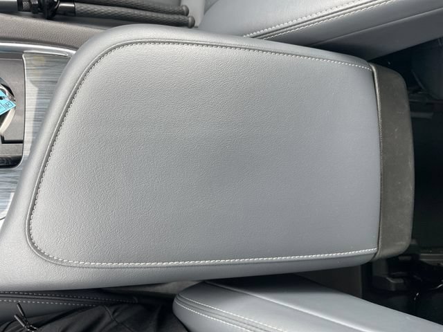 Used 2023 Buick Enclave Essence AWD/4WD image 17