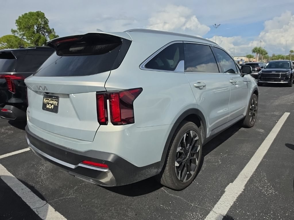 Certified 2026 Kia Sorento EX w/ EX Premium Package FWD image 16