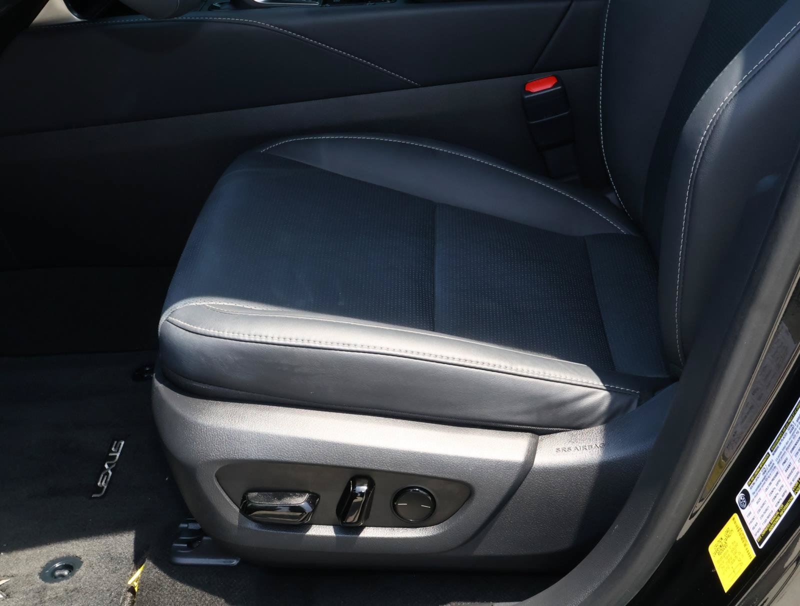 Used 2024 Lexus RX 350 Premium Plus w/ Convenience Package FWD image 17