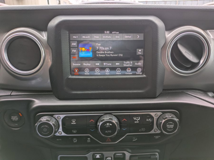 Used 2020 Jeep Wrangler Unlimited Sahara AWD/4WD image 8