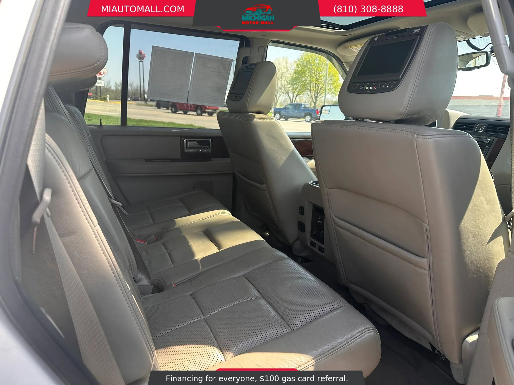 Used 2012 Lincoln Navigator 4WD image 27