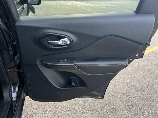 Certified 2016 Jeep Cherokee Latitude w/ Comfort/Convenience Group image 20